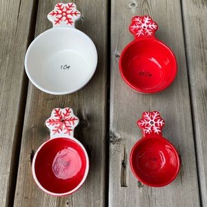 The Bake Shop Snowflake Measuring Cups